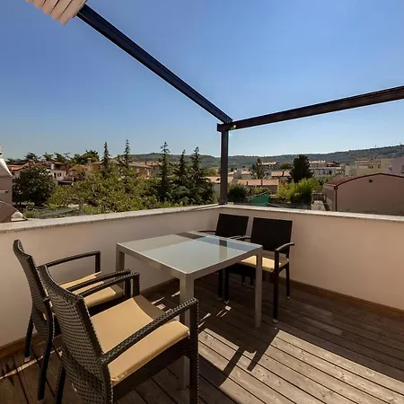 Apartma Tinkara *