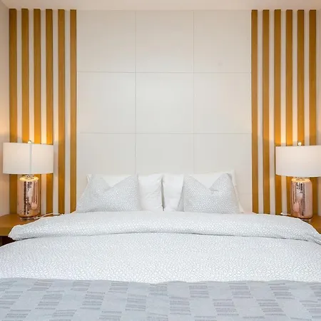 Apartma Tinkara شقة *