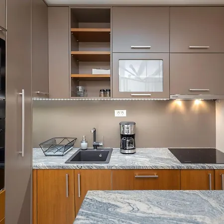Apartma Tinkara Изола