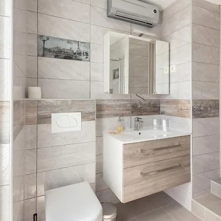 Apartma Tinkara イゾラ