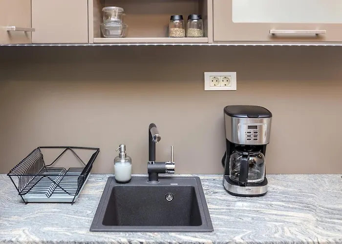 Apartma Tinkara إيزولا